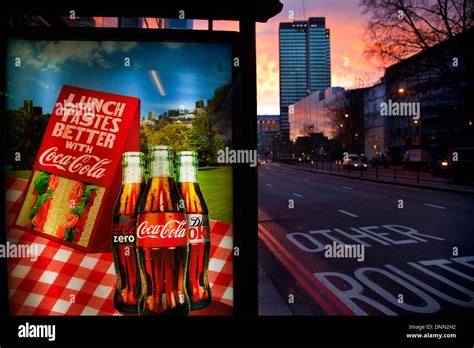 Cartelloni Coca Cola Immagini E Fotografie Stock Ad Alta Risoluzione