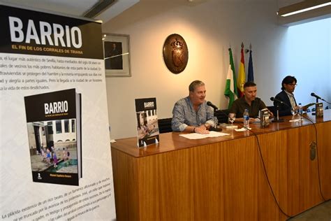 EL ESCRITOR TOMAREÑO MANUEL ESPIÑEIRA PRESENTA SU PRIMERA NOVELA