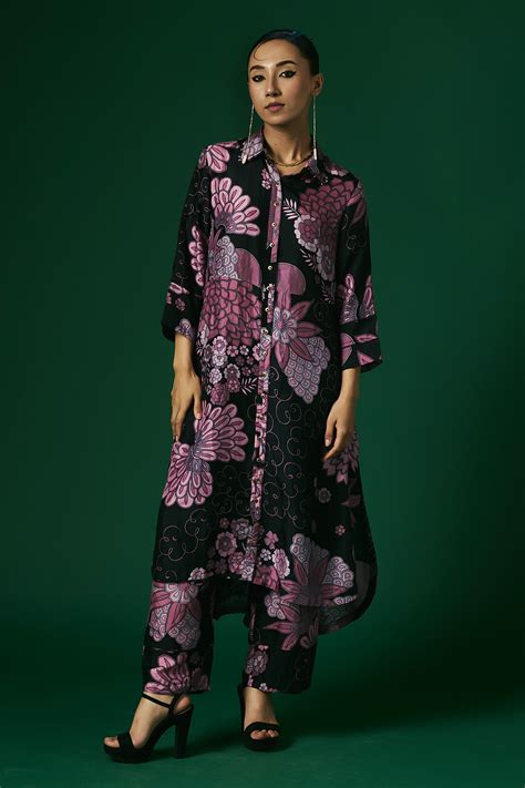 Buy Black Woven Mulberry Silk Printed Daylily Kurta And Pant Set For