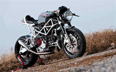 Garage Cafe Racers Customs Passion Inspiration Ducati Monster