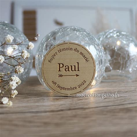 Badge personnalisé mariage en bois pince ou aimant