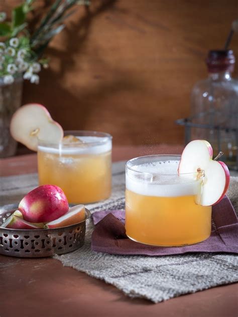 Easy Fall Cocktails To Make When It Starts Cooling Down Thanksgiving