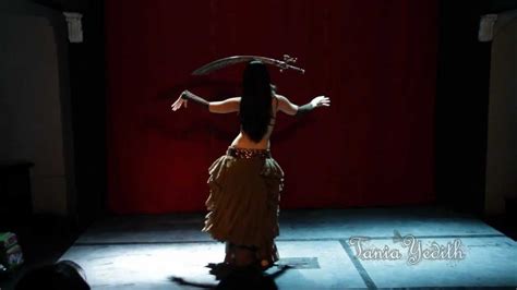 Danza árabe Sable Bellydance sword Tania Yedith YouTube