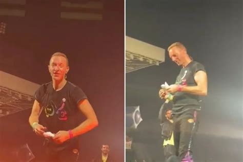 Chá revelação Chris Martin anuncia sexo de bebê de fã em show de