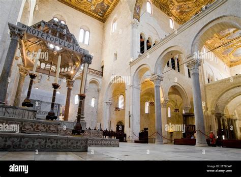 Basilica of San Nicola. Presbytery. Bari. Puglia. Italy Stock Photo - Alamy