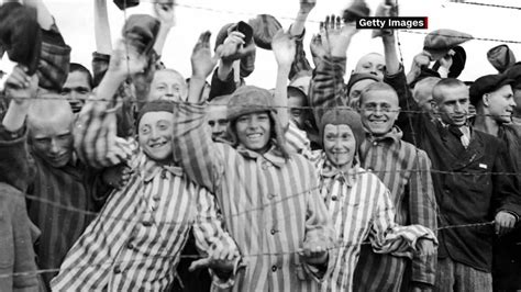 Retro Liberan Dachau campo de concentración nazi CNN Video