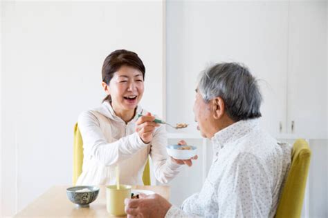 【医師監修】高齢者に多い糖尿病と認知症の関係〜日々の生活で血糖値に気をつけよう〜 シンクヘルス株式会社