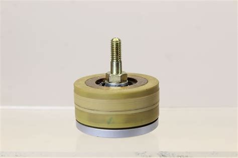 Telefunken M10 NOS pinch roller - Complete with axle and | Reverb