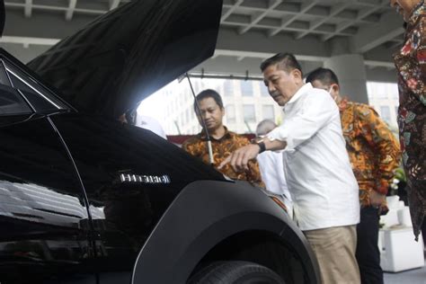 Foto Kemenko Marves Pilih Mobil Listrik Toyota BZ4X Untuk Kendaraan