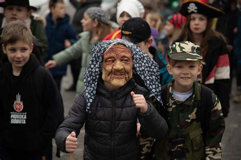 Foto Pustne Maske Zavzele Sredi E Murske Sobote Vestnik Si