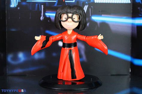 Sdcc 2022 Mattel Pixar The Incredibles Spotlight Series Edna Mode Collector Figure Review