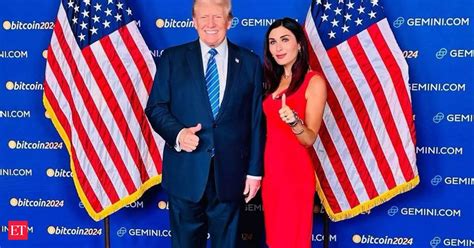 Laura Loomer Affair With Donald Trump Laura Loomer Files 150 Million