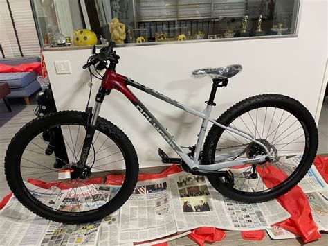 Polygon Xtrada 5 Mountain Bike Size M Light Weight Sports Equipment