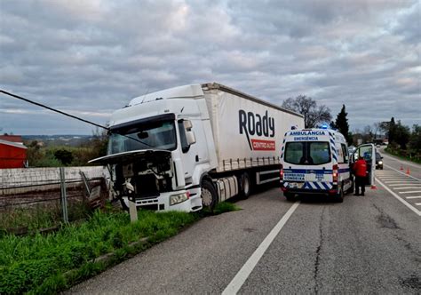 Condeixa Motorista de 34 anos morre no IC2 Camião despistou se