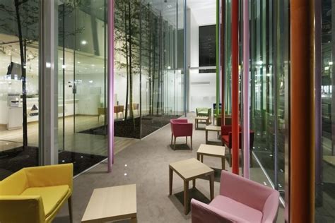 Ultra-modern bank interior design with colorful accents | | Founterior