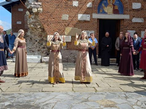 Manastir Banjska sutra obeležava hramovnu slavu liturgiju služi