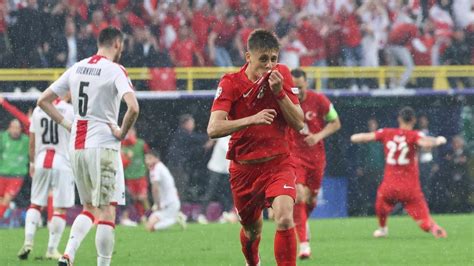 En Dortmund Turquía le ganó a Georgia en un partido lleno de golazos