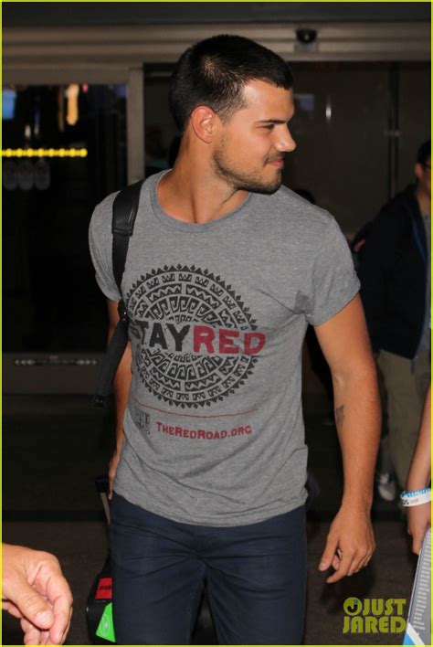 Taylor Lautner Shows Support for Native American Culture: Photo 3425111 | Taylor Lautner Photos ...