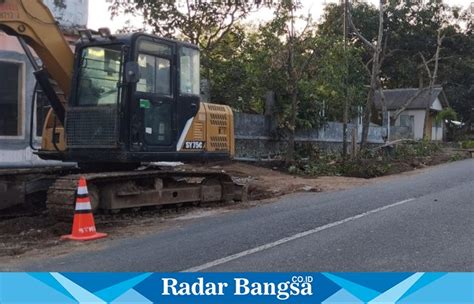 Dibalik Mega Proyek Pelebaran Jalan Garduatak Bondowoso Saluran Air