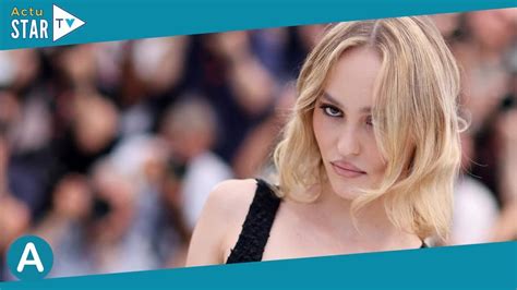 Lily Rose Depp En Couple Avec Une Femme La R Action De Son P Re