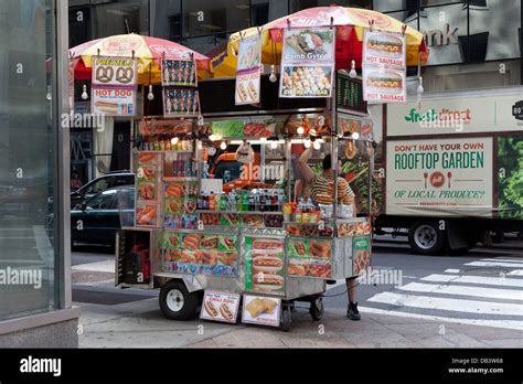 Hot dog stand in New York City Stock Photo - Alamy