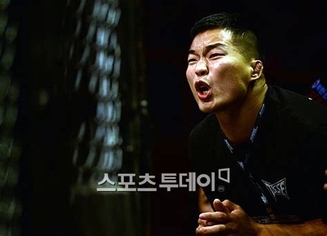 Ufc 남의철 이해할 수 없는 판정패ufc 회장 심판이 경기 망쳤다 스포츠투데이 네이트 스포츠