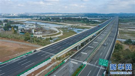 11条高速公路项目（路段）同日建成通车 四川省高速公路通车里程突破9800公里 新华网