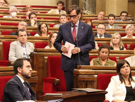 Illa demana activar mecanismes per substituir Borràs al Parlament la