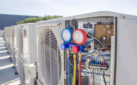 Why Leave Commercial HVAC Maintenance To Professionals