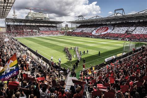 Wandbild Einlaufen Ins Millerntor Stadion Fc St Pauli Foto Mit