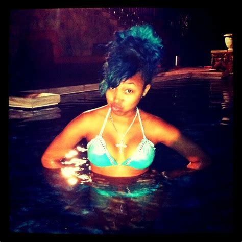 Hot Sexy Zonnique Pullins Bikini Pics