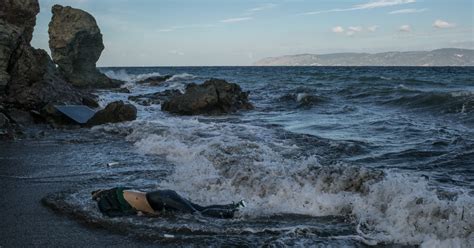 Photography Pulitzer For Coverage Of Refugee Crisis Nov 1 2015 The Body Of A Refugee Who