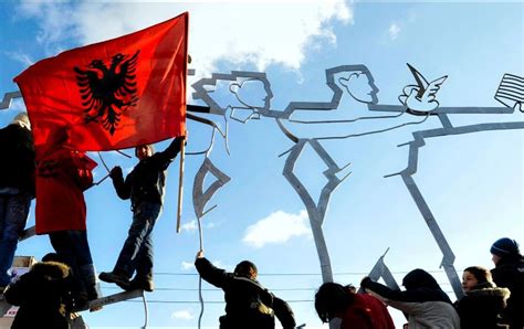 Fotogaler A Kosovo Celebra El D Cimo Aniversario De Su Independencia