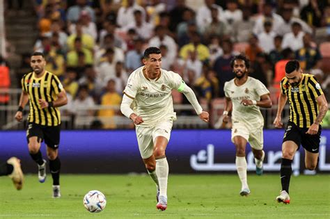 Romarinho ofusca Cristiano Ronaldo e garante vitória do Al Ittihad