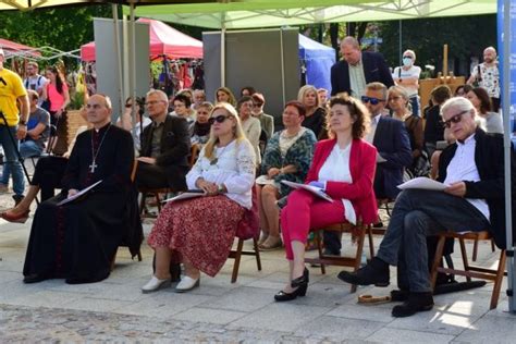 Narodowe Czytanie Balladyna I Kiermasz Ksi Ek W Supra Lu