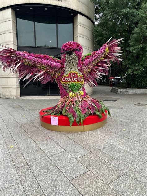 La Coste A Revela Pieza Nica De Arte Floral Para Dar Inicio Al