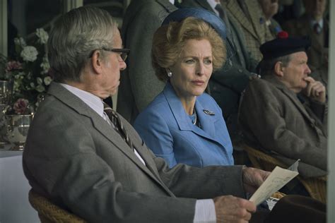 The Crown (2016)