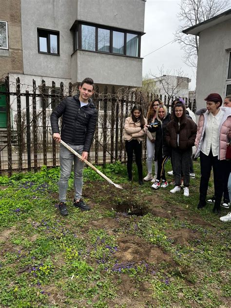 Activități dedicate protejarii mediului la Liceul Teoretic Panait