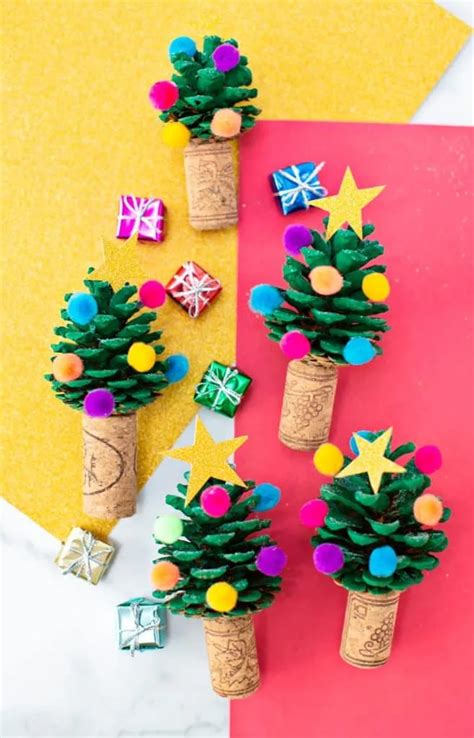 PINE CONE CHRISTMAS TREE CRAFT Hello Wonderful