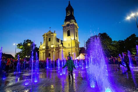 Rynek W Starym Fordonie Oficjalnie Otwarty Fontanna Zata Czy A Po