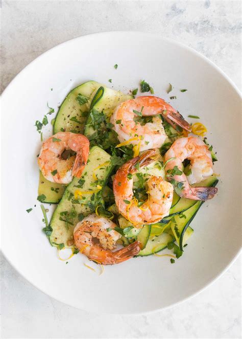 Crevettes Aux Nouilles Aux Courgettes Et Au Beurre Citron Ail