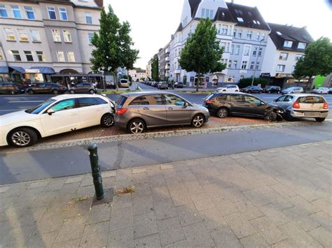 Braunschweig Vier Autos In Unfall Verwickelt Schnell Gibt S Gerüchte News38 De