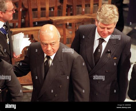 Dodi Fayed Funeral Hi Res Stock Photography And Images Alamy