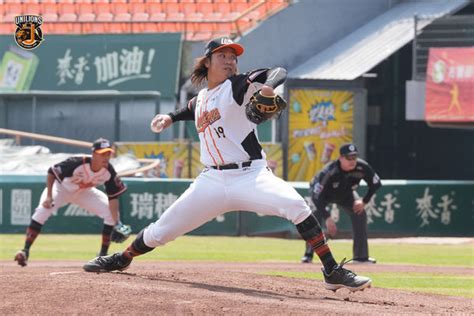 新聞 台灣最期待的投手 樂天日籍教頭偏好徐若熙 看板 Baseball 批踢踢實業坊