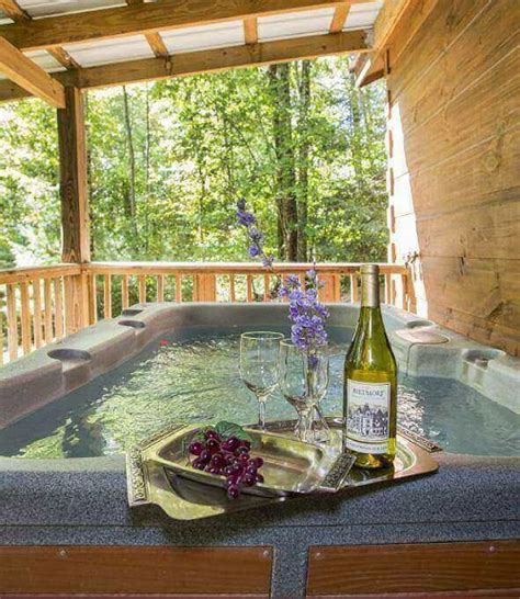 Hot Springs Log Cabins - NC Mountain Cabin Rentals