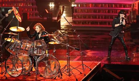 【紅白】x Japan、yoshikiが9ヶ月ぶりドラム 「紅」で“奇跡の復活” ビーグルちゃんねる