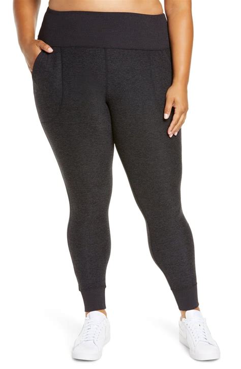 The 20 Best Yoga Pants With Side Pockets | Who What Wear