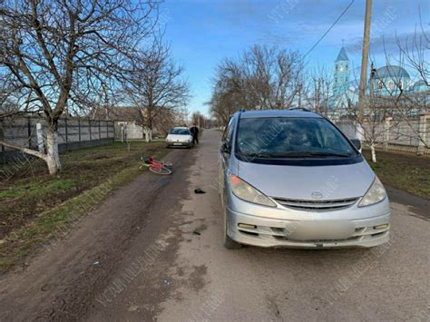 Un Copil Transportat La Spital Dupa Ce Bicicleta Pe Care Se Deplasa