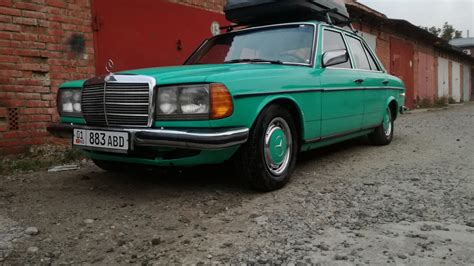 Mercedes Benz W123 23 бензиновый 1983 Light Green на Drive2