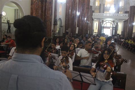 Dom Fernando Saburido celebra missa em ação de graças pelos 30 anos do